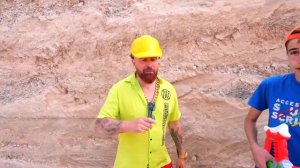 Кто Первый Выберется из ЯМЫ, Получит 1000$ !