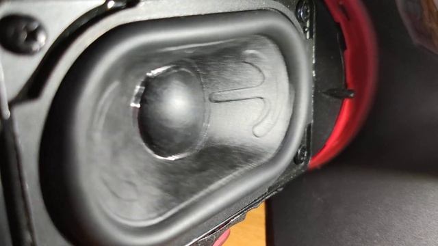JBL CHARGE 4 BASS TEST LFM 100% порвал динамик ? И у меня сегодня др смотреть онлайн