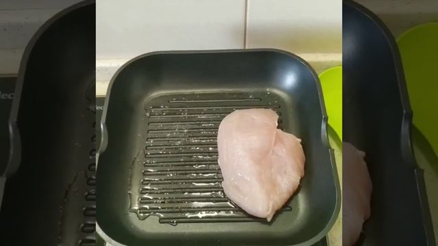 Салат "Цезарь с курочкой" смотреть онлайн