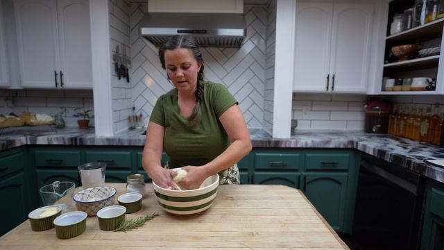 Delicious 30 Minute Dinner Rolls (Sourdough Discard Option) смотреть онлайн