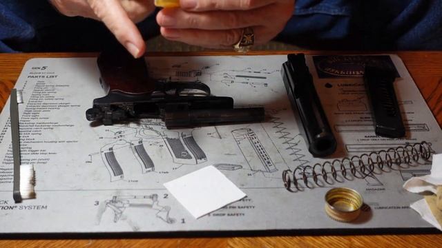 How to disassemble, clean, lubricate the Makarov IJ70 18A. #makarov #pistol #carrygun #gun смотреть онлайн