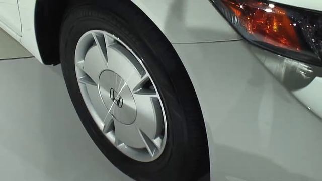 2012 Honda Civic HF Walkaround: 2011 New York Auto Show смотреть онлайн