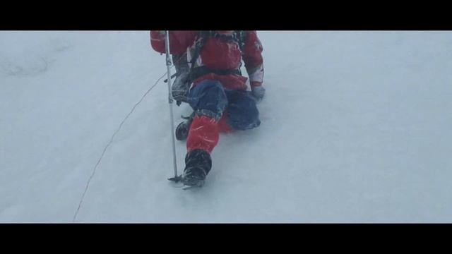 GOING DOWN FROM THE MOUNTAIN AND SNOW IN FACE смотреть онлайн