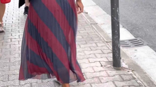 Lido di Jesolo: Как одеваются итальянки вечером смотреть онлайн