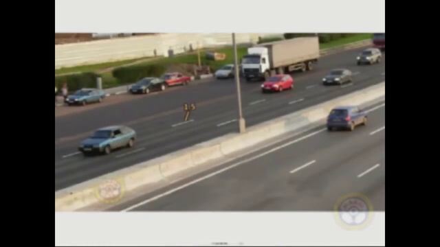 Теория ПДД РФ видео Урок 17 Дорожные знаки Дорожная разметка / Автошкола на Ютубе смотреть онлайн