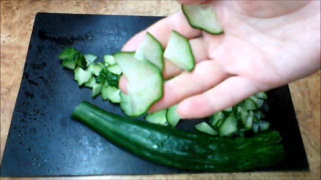 Салат из свежих огурцов. Лёгкий и вкусный. Рецепт простого салата на каждый день.