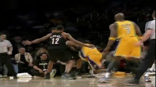 Kobe hits fadeaway 3 pointer while double team and 65 pts смотреть онлайн