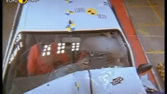 Euro NCAP _ Toyota Corolla _ 1998 _ Crash Test