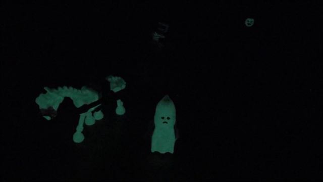 LEGO Monster Fighters Glow in the Dark Collection Review - BrickQueen смотреть онлайн