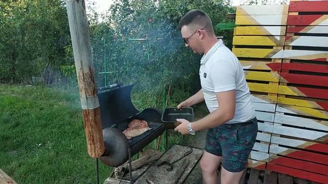 Каре Телёнка томлёное в вине и аджике.Супер вкусный салат с телятиной.Жареный топор . смотреть онлайн