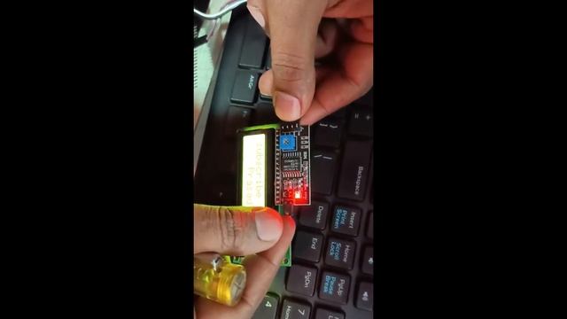 I2C 16 x 2 LCD Display with Raspberry Pi Pico or W Using Arduino IDE смотреть онлайн