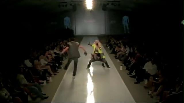 Lady Gaga - Poker Face (FASHION AT THE PARK 2008).