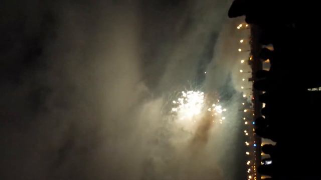 Салют в Казани ко Дню Победы и ночной город смотреть онлайн