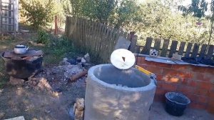 Супер теплоёмкий тандыр своими руками из кирпича внутри бетонного кольца [Мангальная зона ч 5]