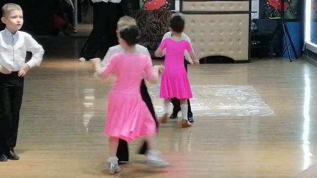 Ча-ча-ча / Максим и Полина в паре спустя пол года тренировок смотреть онлайн