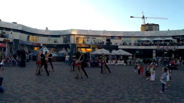 Танцевальный Open AIr от DANCE CENTER смотреть онлайн
