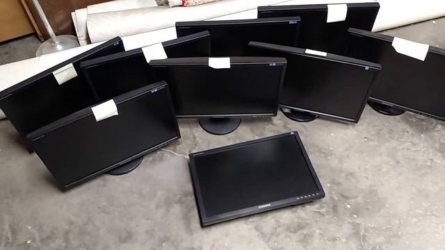 Saved a few dead LCD monitors from the dumpster смотреть онлайн