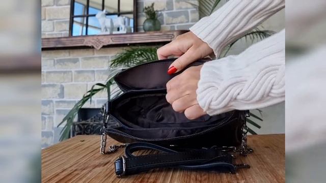 Сумка женская кроссбоди Dakkotta из натуральной черной кожи с двумя сьёмными ручками смотреть онлайн