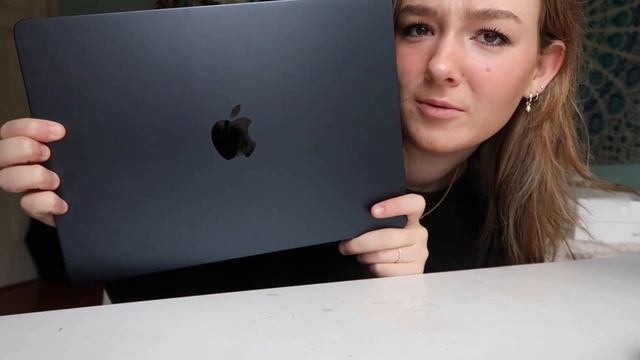 UNBOXING MY MACBOOK AIR M2! смотреть онлайн