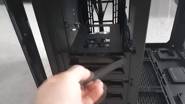 Распаковка Thermaltake Level 20 HT Snow Edition