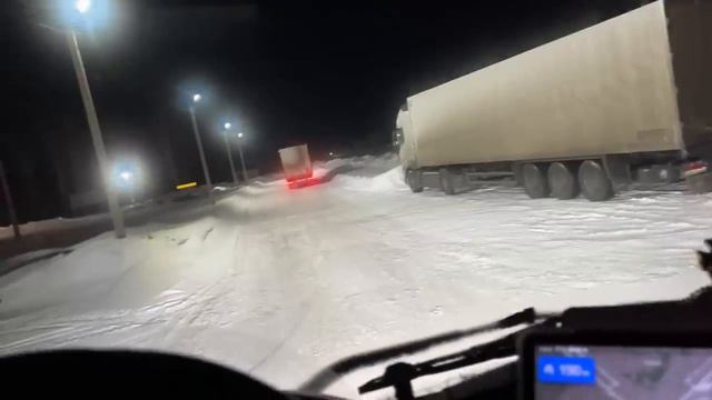 Тяжелая дорога до Новосибирска! Снег, ветер и скользко! Разгрузился!!! смотреть онлайн