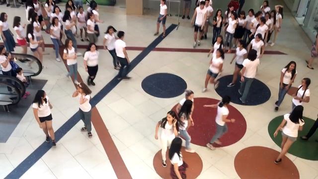 Флешмоб Астана. Центр Dream HIgh в ТРЦ Asia Park смотреть онлайн