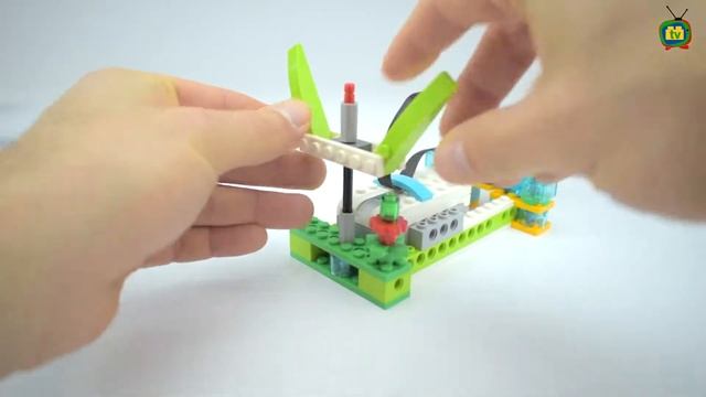 Plants & Pollinators with LEGO® WeDo 2.0 смотреть онлайн