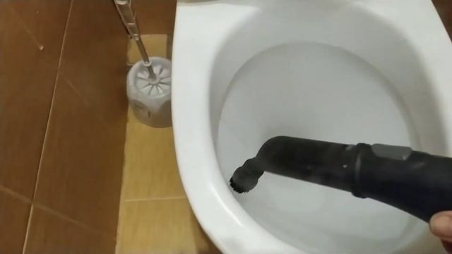 Очистка унитаза парогенератором Karcher SC 4 смотреть онлайн