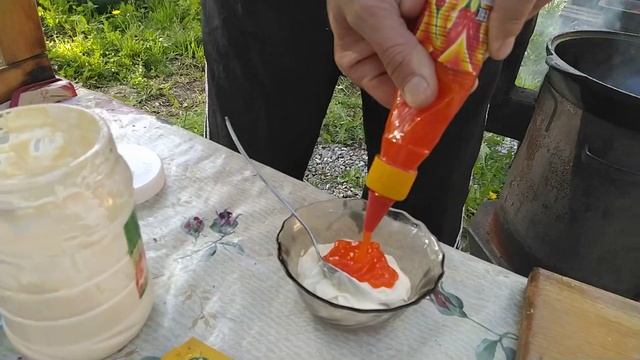 КОЛБАСКА СТИР-ФРАЙ В КАЗАНЕ НА КОСТРЕ смотреть онлайн