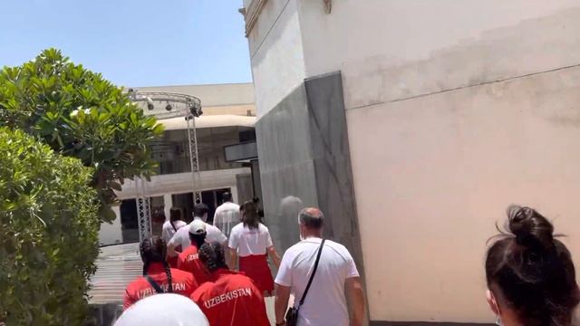 Приехали Дубай и разместились в гостинице.19.05.2021.г смотреть онлайн