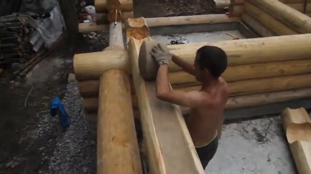 Срубы из бревна. Прокладка утеплителя. смотреть онлайн
