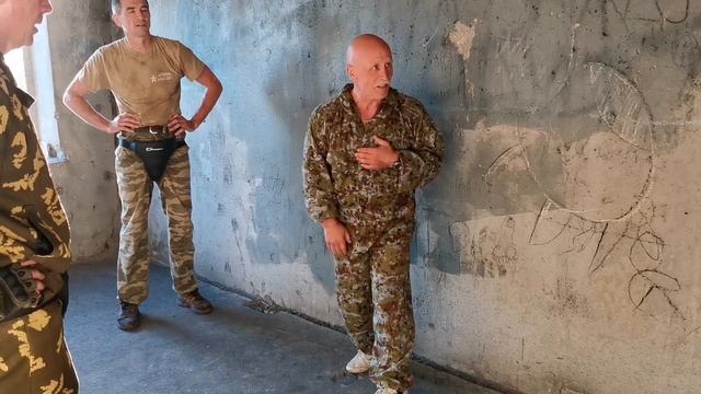 Упражнение у стены от сильного прямого удара ногой. В.Н. Крючков смотреть онлайн