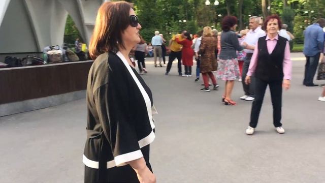 Ой, смереко!!!???Танцы в парке Горького!!!??Харьков??Май 2021 смотреть онлайн
