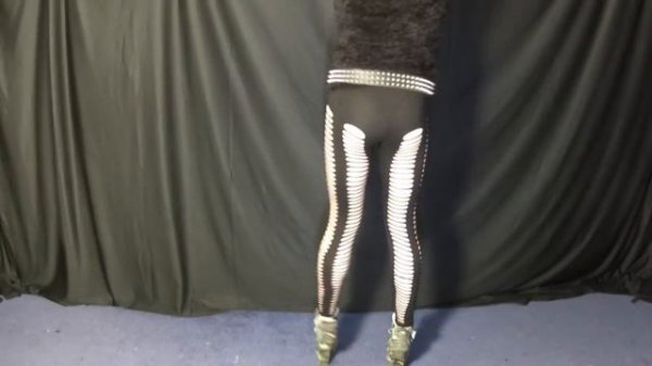Leggings 03 slashed leggings high heels