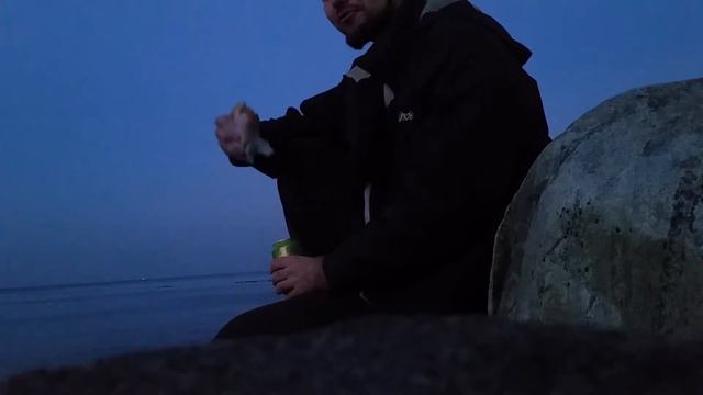 Скромный ужин на берегу Балтийского моря смотреть онлайн