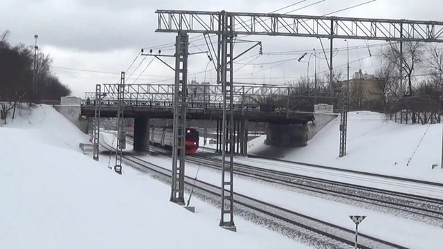 Электропоезд ЭД4М-0163 сообщением Москва - Сергиев Посад смотреть онлайн