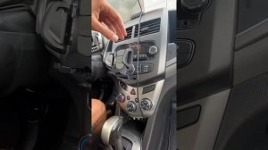 ДЕРЖАТЕЛЬ ДЛЯ СМАРТФОНА СВОИМИ РУКАМИ.В автомобиль AVEO T300