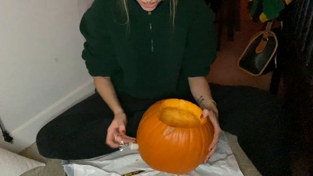 MY FIRST PUMPKIN BONG?! смотреть онлайн