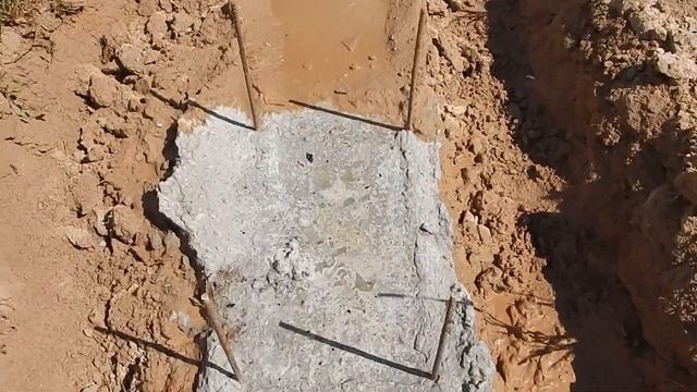 Ленточный фундамент своими руками. Часть 3. Подготовка к опалубке. смотреть онлайн
