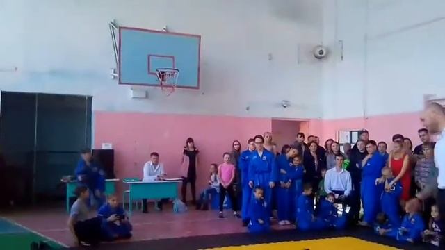 Влог интервью у моей сестры за первое место.СОРЕВНОВАНИЯ моя сестра занимается БоРьБой...????? смотреть онлайн