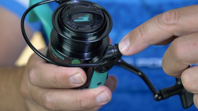 Распаковка и Обзор фидерной катушки Flagman MASCOT Feeder 3000 - универсальность, надежность и мощь смотреть онлайн