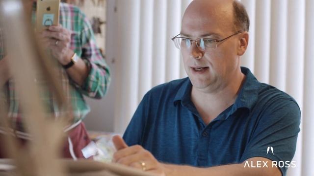 How to Draw Comics | Alex Ross talks through his process from thumbnail to sketch смотреть онлайн
