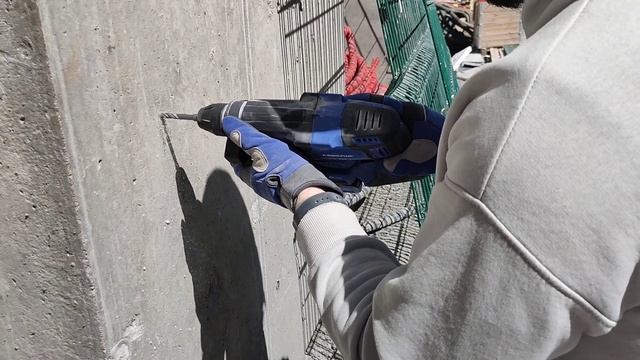 Установка cамонарезающего анкер-винта с шестигранной головкой Rawlplug R-LX-H-ZP смотреть онлайн