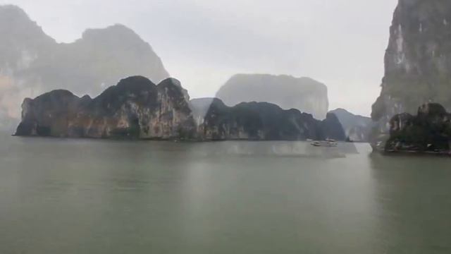 Бухта Халонг, Вьетнам Ha Long Bay, Vietnam смотреть онлайн