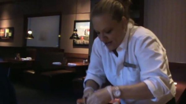 Как есть ЛОБСТЕРА How to eat the LOBSTER