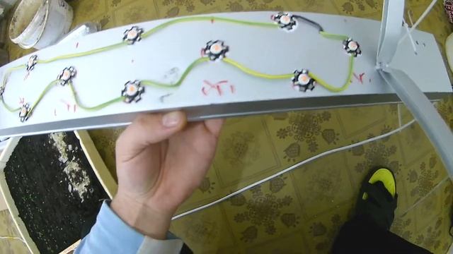 Дешевая и эффективная фито-лампа из подручных средств смотреть онлайн
