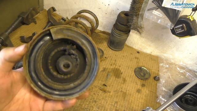 #14 Замена задних амортизаторов и стабилизатора, обработка арок в БМВ Е34 Laura Bord'O. смотреть онлайн