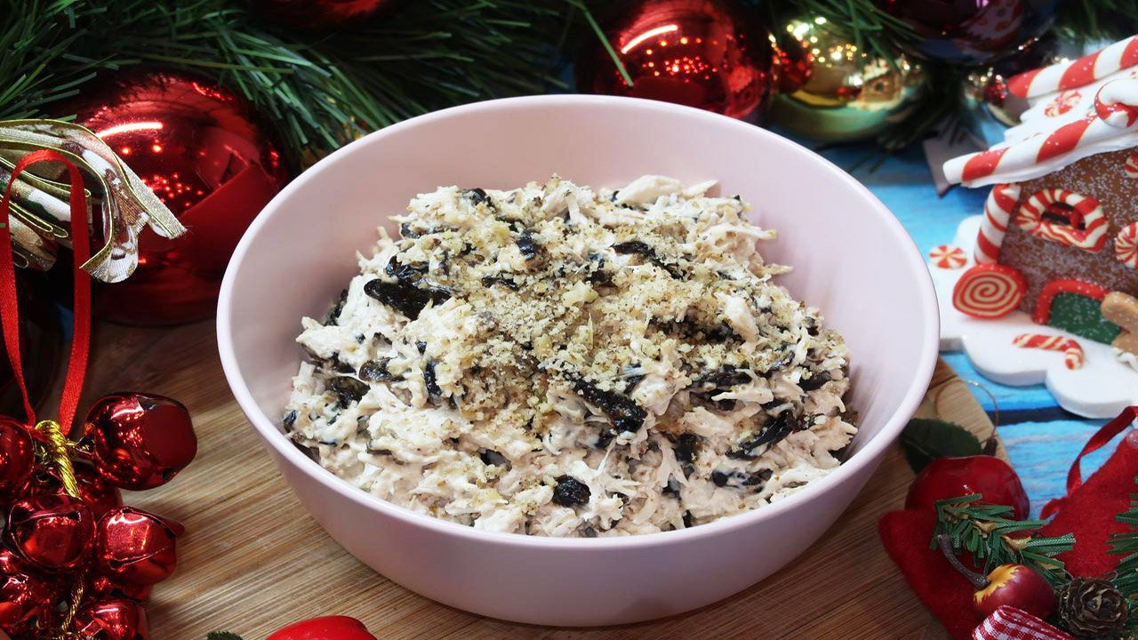 Салат с курицей и черносливом. Невероятно вкусный салат на новогодний стол. Новогоднее меню смотреть онлайн