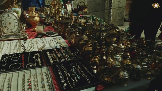 ПРОГУЛКА ПО МАДРИДСКОЙ ЯРМАРКЕ El Rastro - ВСЕГДА ИЗУМЛЯЮЩАЯ! смотреть онлайн