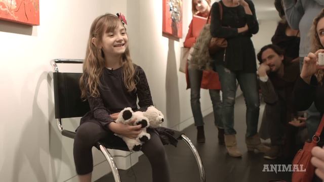 7-Year-Old Painter Opens Exhibition In NYC, Shares Opinions On Koons, Banksy And More смотреть онлайн